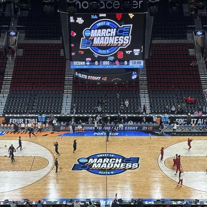 Paige Bueckers lifts UConn back to the Final Four with 80-73 win over JuJu Watkins and USC